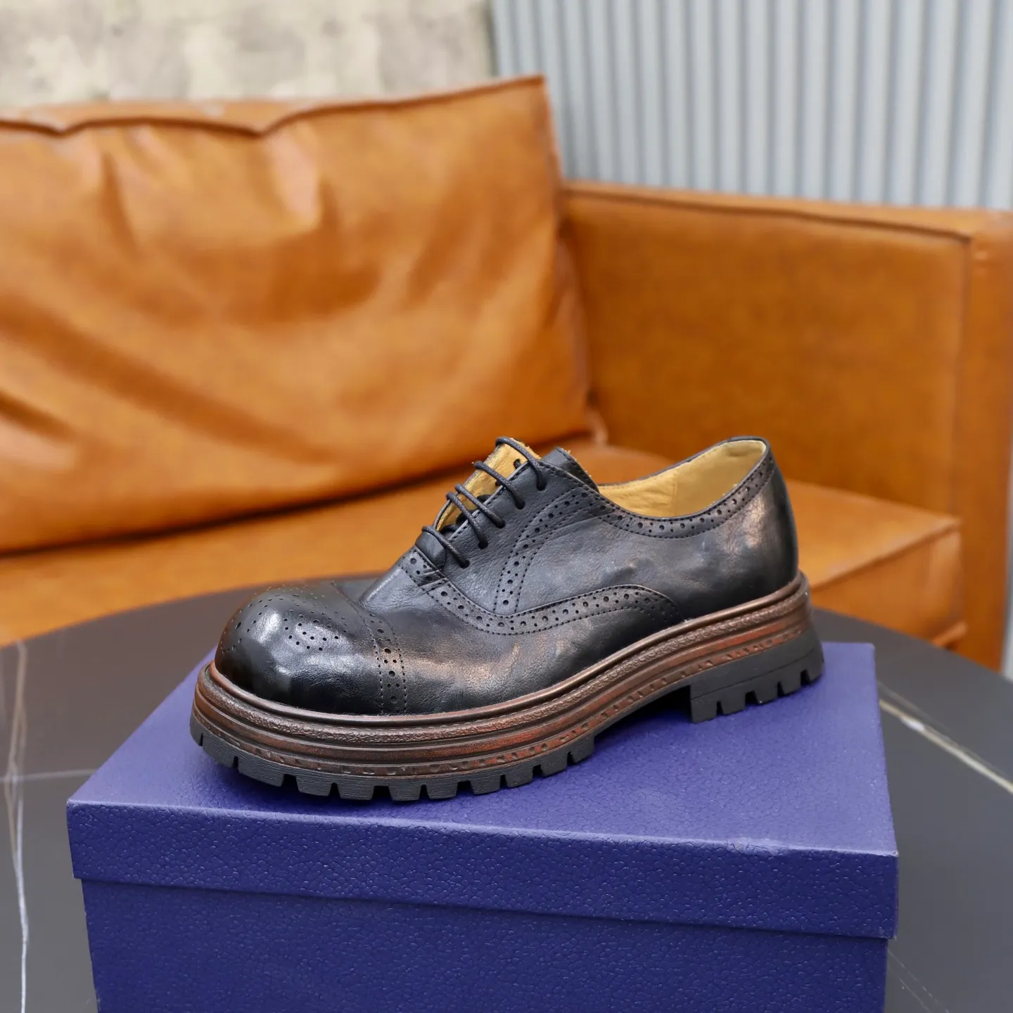 Factory price: 540💰 [Dior] Dior's new casual men's shoes are launched in Hong Kong counters. Official website 1:1 production. Italian washed cowhide + water-dyed leather lining. Designed by European and American masters. Perfect shape to create counter quality, solid color rubber wear-resistant outsole and classic dazzling head! Super versatile and very comfortable. High-end without losing taste, fashionable and novel! ! Absolute focus! 3 colors available! Code number 38-45